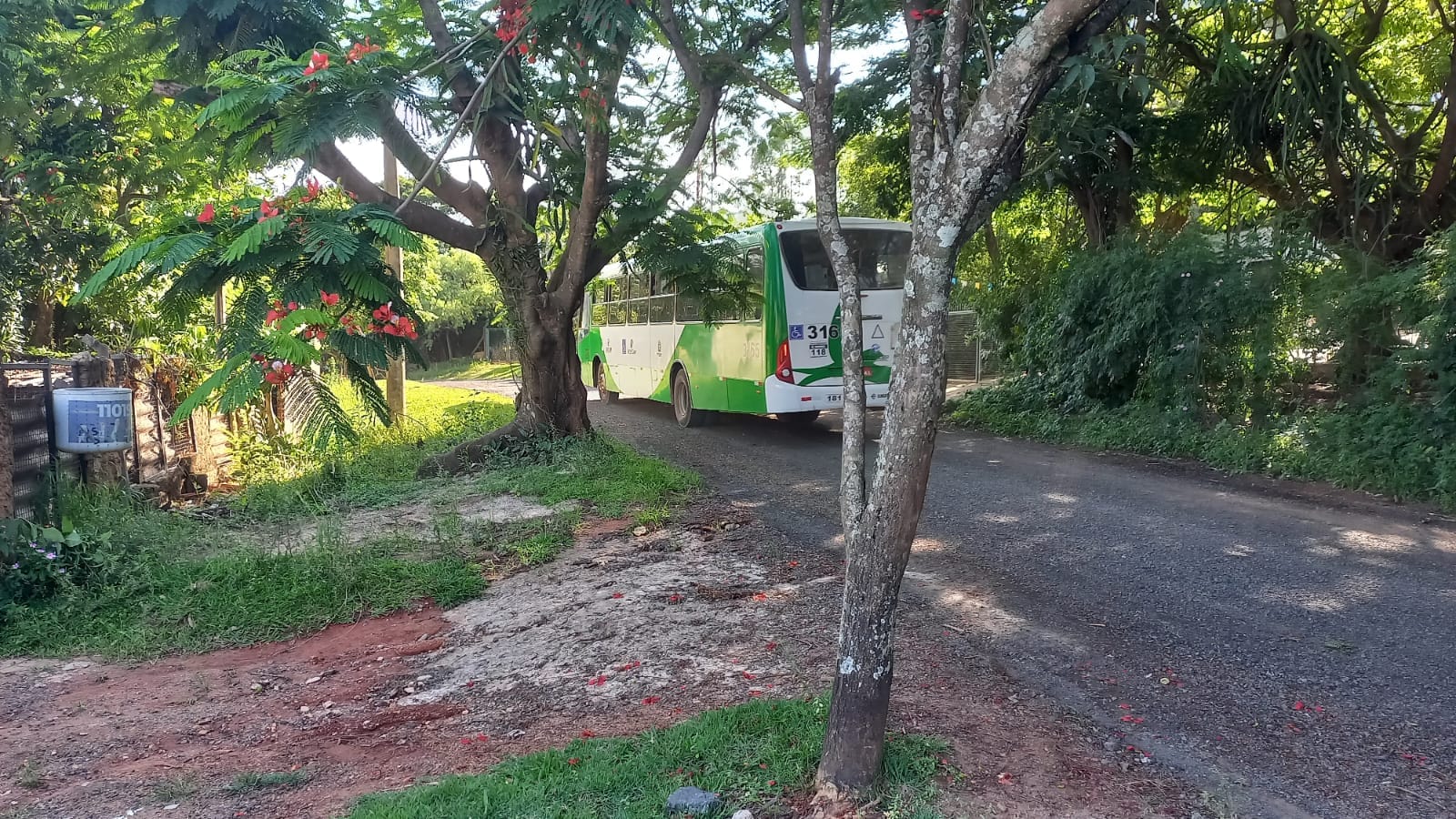 Chácara à venda com 2 quartos, 90m² - Foto 12