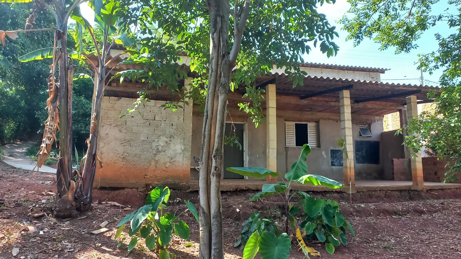 Chácara à venda com 2 quartos, 90m² - Foto 2