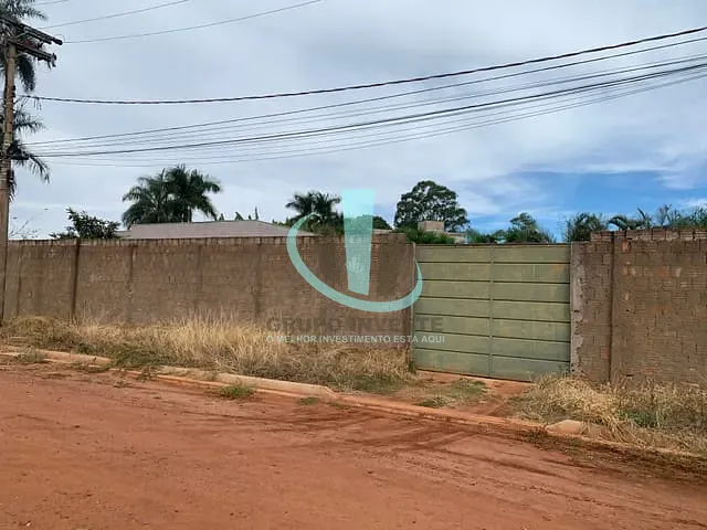 Chácara com 2500m² 6 quartos e 5 banheiros, à venda, no bairro PARQUE PLANALTO em ARARAQUARA