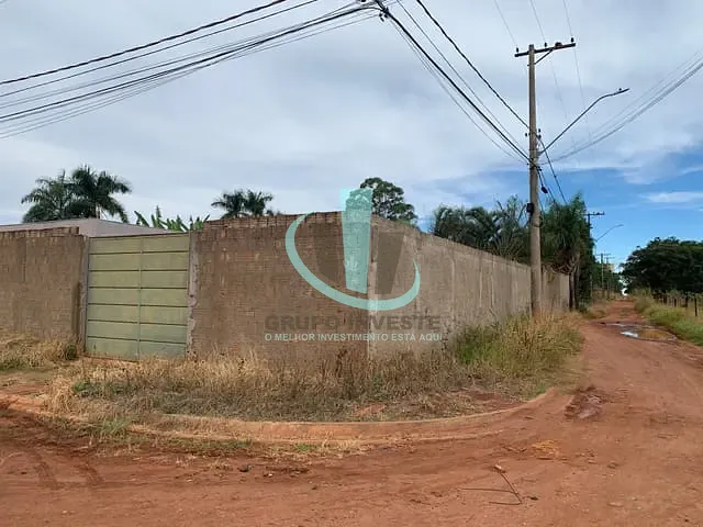 Chácara com 2500m² 6 quartos e 5 banheiros, à venda, no bairro PARQUE PLANALTO em ARARAQUARA