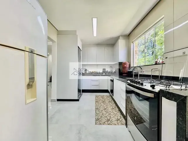 Chácara com 3040m² 4 quartos e 3 banheiros, à venda, no bairro Terras de Santana em Londrina