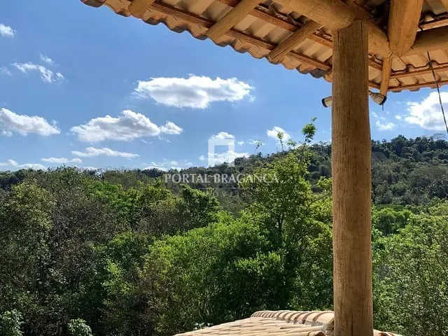 Chácara com 300m² 4 quartos e 3 banheiros, à venda, no bairro Campinho em Bragança Paulista