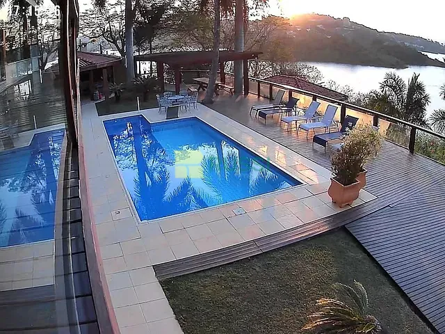 Casa com 2000m² 5 quartos e 2 banheiros, à venda ou para alugar, no bairro Chácaras Condomínio Recanto Pássaros II em Jacareí