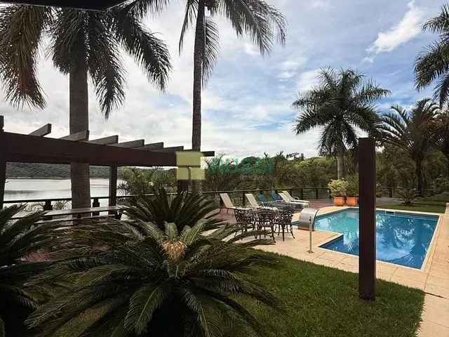 Casa com 2000m² 5 quartos e 2 banheiros, à venda ou para alugar, no bairro Chácaras Condomínio Recanto Pássaros II em Jacareí