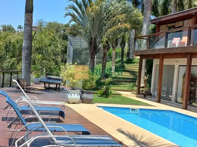 Casa com 2000m² 5 quartos e 2 banheiros, à venda ou para alugar, no bairro Chácaras Condomínio Recanto Pássaros II em Jacareí