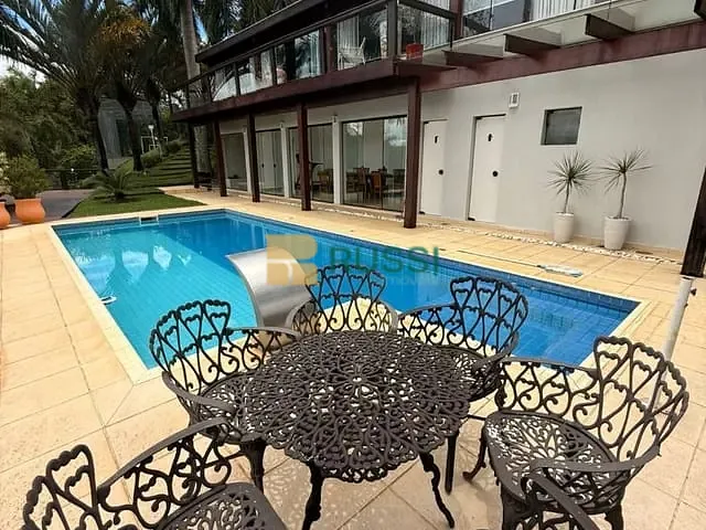 Casa com 2000m² 5 quartos e 2 banheiros, à venda ou para alugar, no bairro Chácaras Condomínio Recanto Pássaros II em Jacareí