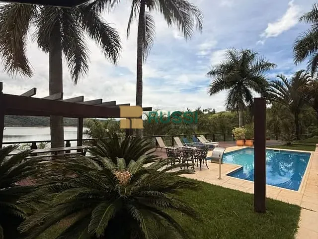 Casa com 2000m² 5 quartos e 2 banheiros, à venda ou para alugar, no bairro Chácaras Condomínio Recanto Pássaros II em Jacareí