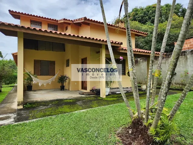 Chácara com 1600m² 3 quartos e 5 banheiros, à venda, no bairro Vila Velha em Caçapava