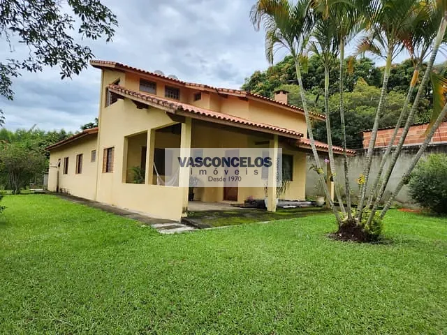 Chácara com 1600m² 3 quartos e 5 banheiros, à venda, no bairro Vila Velha em Caçapava