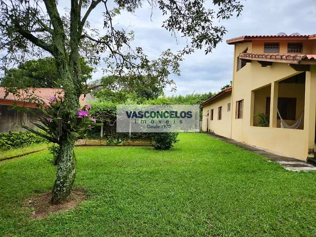 Chácara com 1600m² 3 quartos e 5 banheiros, à venda, no bairro Vila Velha em Caçapava