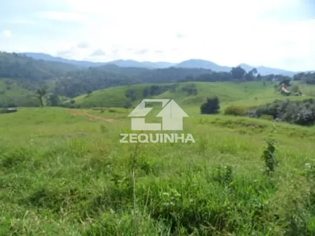 Chácara com 193600m² 2 quartos e 1 banheiro, à venda, no bairro Aracariguama em Aracariguama