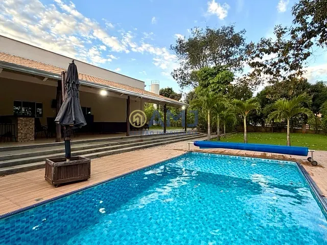 Chácara com 1200m² 3 quartos e 4 banheiros, à venda, no bairro Condomínio Country Ville em Hidrolândia