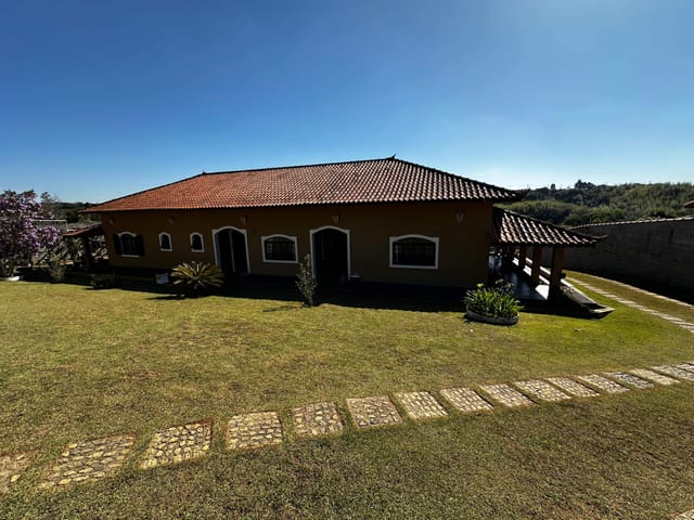 Chácara com 7532m² 5 quartos e 7 banheiros, à venda, no bairro West Lake em Ibiúna