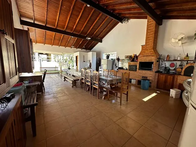Chácara com 7532m² 5 quartos e 7 banheiros, à venda, no bairro West Lake em Ibiúna