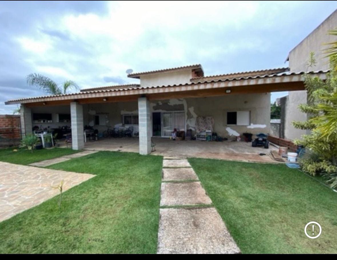 Chácara à venda com 5 quartos, 150m² - Foto 1