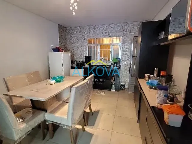 Chácara com 1200m² 4 quartos e 3 banheiros, à venda, no bairro Santa Cecilia II em São José dos Campos