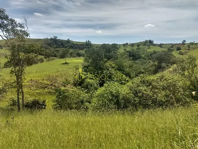 Chácara com 400000m², à venda, no bairro Barreiro em Taubaté