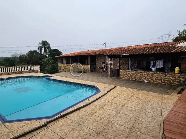 Chácara 2 quartos e 4 banheiros, à venda, no bairro Parque das Varinhas em Mogi das Cruzes