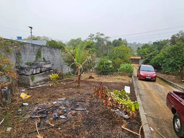 Chácara 2 quartos e 4 banheiros, à venda, no bairro Parque das Varinhas em Mogi das Cruzes