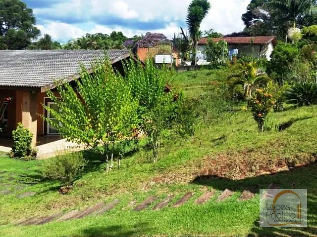 Chácara com 6000m² 4 quartos e 6 banheiros, à venda, no bairro Jardim Estância Brasil em Atibaia