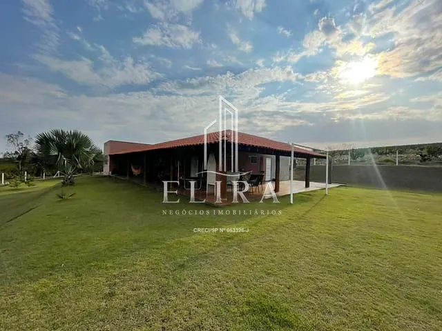 Chácara com 5000m² 5 quartos e 3 banheiros, à venda, no bairro Centro em Limeira