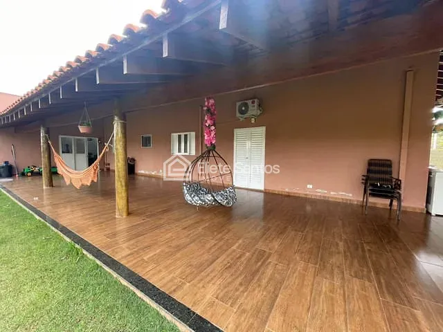 Chácara com 5000m² 5 quartos e 3 banheiros, à venda, no bairro Centro em Limeira