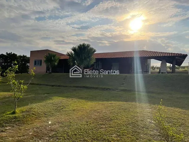 Chácara com 5000m² 5 quartos e 3 banheiros, à venda, no bairro Centro em Limeira