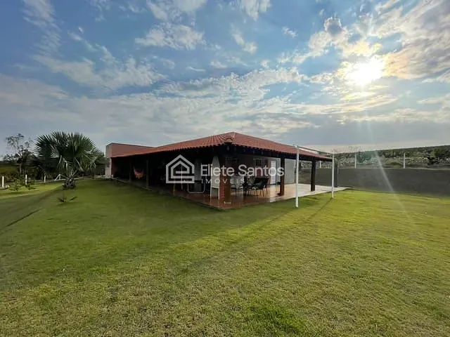 Chácara com 5000m² 5 quartos e 3 banheiros, à venda, no bairro Centro em Limeira