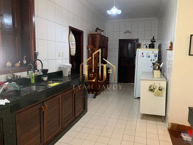 Casa com 2045m² 4 quartos e 4 banheiros, à venda, no bairro Chácara dos Pinheiros em Cuiabá