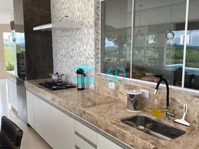 Chácara com 20000m² 4 quartos e 5 banheiros, à venda, no bairro Zona Rural em Bela Vista de Goiás