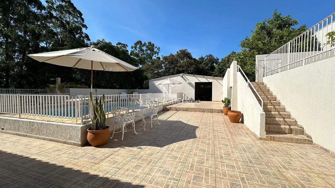 Chácara à venda com 3 quartos, 650m² - Foto 2