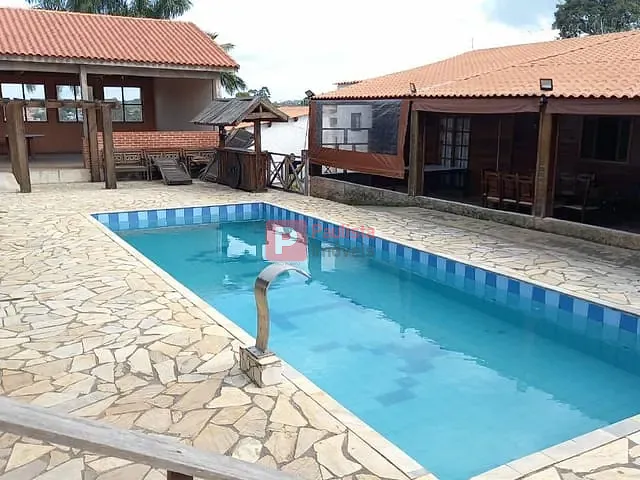 Chácara com 970m² 6 quartos e 4 banheiros, à venda, no bairro Jardim Shangrilá (Zona Sul) em São Paulo