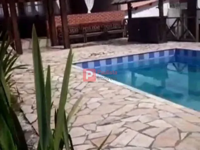 Chácara com 970m² 6 quartos e 4 banheiros, à venda, no bairro Jardim Shangrilá (Zona Sul) em São Paulo