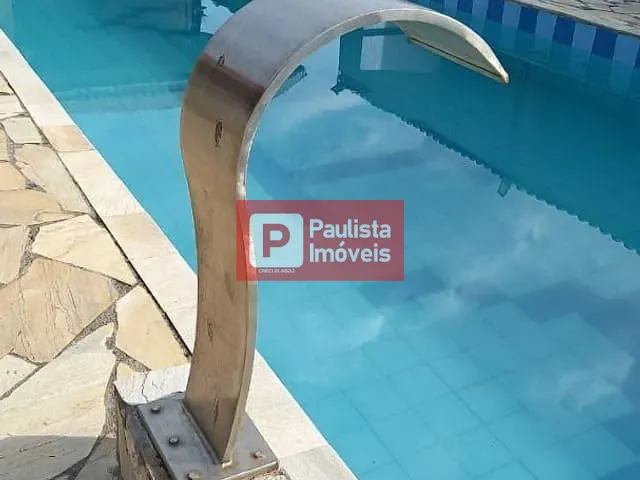 Chácara com 970m² 6 quartos e 4 banheiros, à venda, no bairro Jardim Shangrilá (Zona Sul) em São Paulo