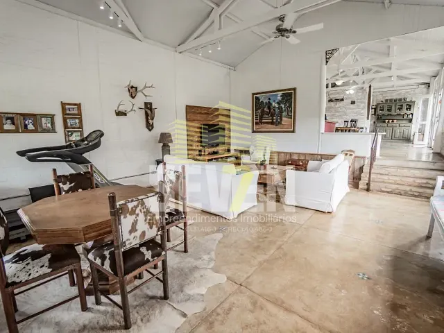 Chácara com 141812m², à venda, no bairro Distrito Industrial em Botucatu