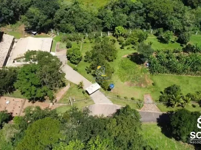 Chácara com 400m² 4 quartos e 5 banheiros, à venda, no bairro Centro em Hidrolândia