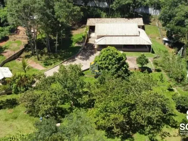 Chácara com 400m² 4 quartos e 5 banheiros, à venda, no bairro Centro em Hidrolândia