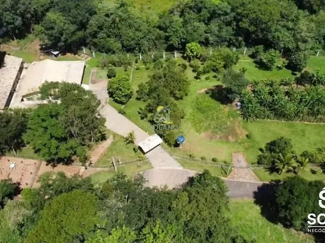 Chácara com 400m² 4 quartos e 5 banheiros, à venda, no bairro Centro em Hidrolândia