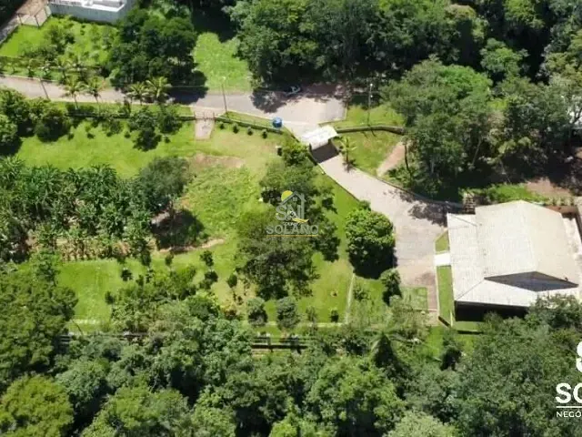 Chácara com 400m² 4 quartos e 5 banheiros, à venda, no bairro Centro em Hidrolândia
