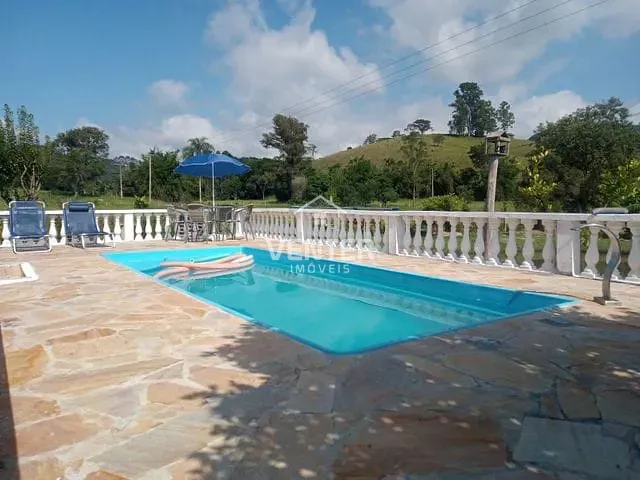 Chácara com 4700m² 3 quartos e 2 banheiros, à venda, no bairro Centro em Lagoinha
