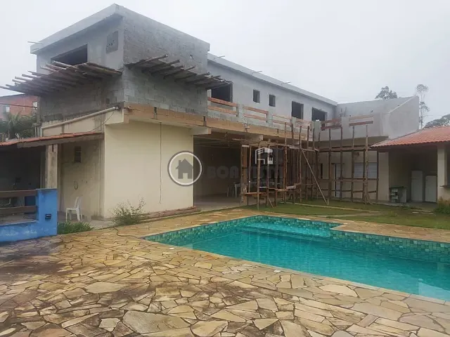 Chácara 4 quartos e 2 banheiros, à venda, no bairro Estância Piratininga em Suzano