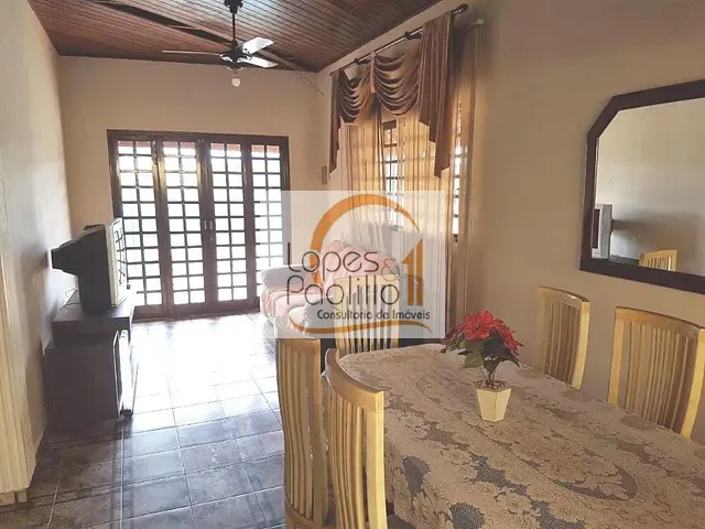 Chácara com 1000m² 3 quartos e 2 banheiros, à venda, no bairro Vila Santa Helena em Atibaia