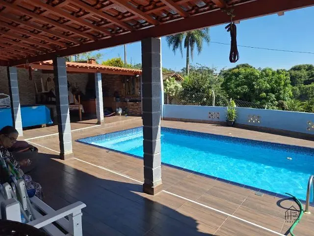 Chácara com 1200m² 3 quartos e 1 banheiro, à venda, no bairro centro em Ibiúna