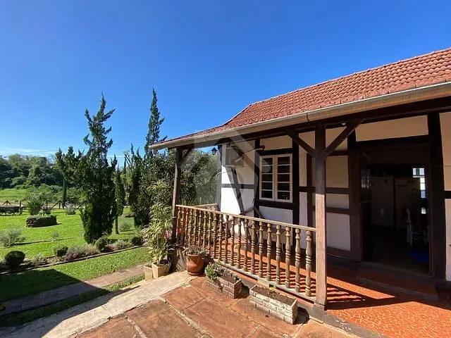 Chácara com 125m² 3 quartos e 3 banheiros, à venda, no bairro Linha Clara em Teutônia