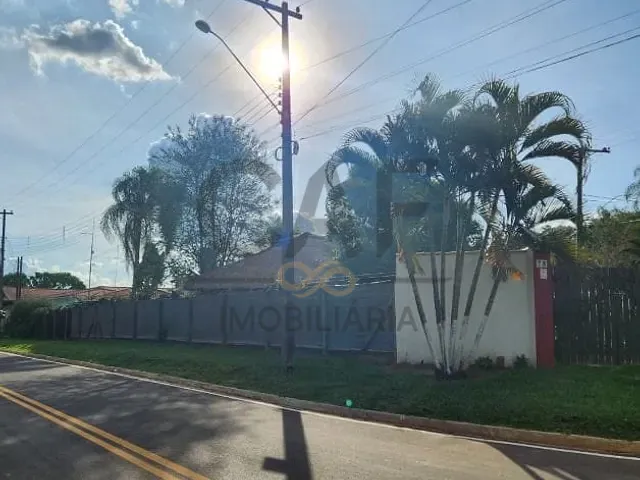 Chácara com 1238m² 3 quartos e 5 banheiros, à venda, no bairro Pinhalzinho em Holambra