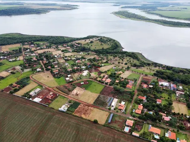 Chácara com 200m² 3 quartos e 2 banheiros, à venda, no bairro Condomínio Favoreto em Sertanópolis