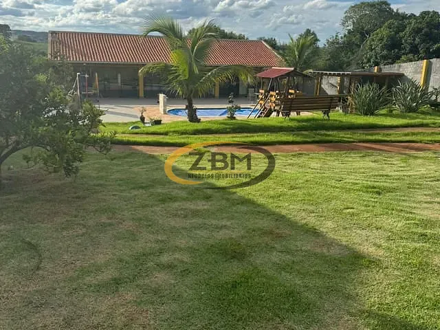 Chácara com 1500m² 1 quarto e 2 banheiros, à venda, no bairro Selva em Londrina