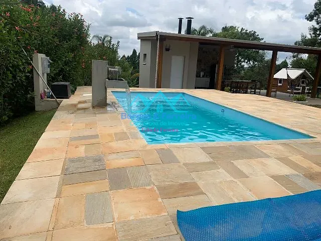 Chácara com 8500m² 4 quartos e 3 banheiros, à venda, no bairro Carafá em Votorantim