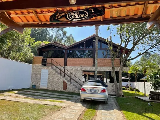 Chácara com 450m² 5 quartos e 3 banheiros, à venda, no bairro bairro dos córregos  em Ibiúna