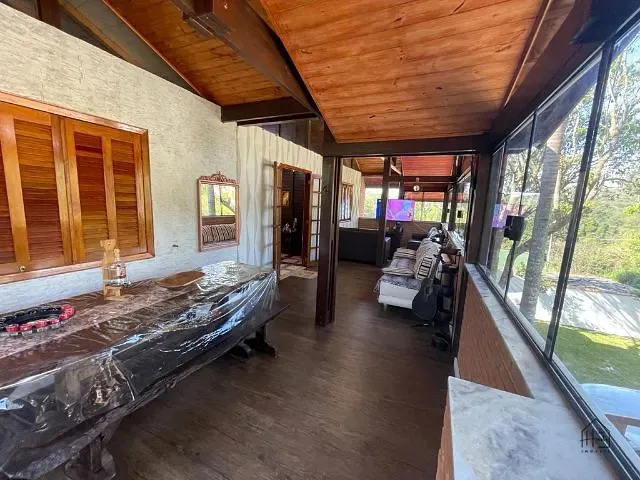 Chácara com 450m² 5 quartos e 3 banheiros, à venda, no bairro bairro dos córregos  em Ibiúna